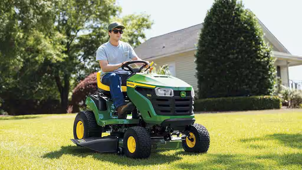 S100 Series John Deere Lawn Tractor
