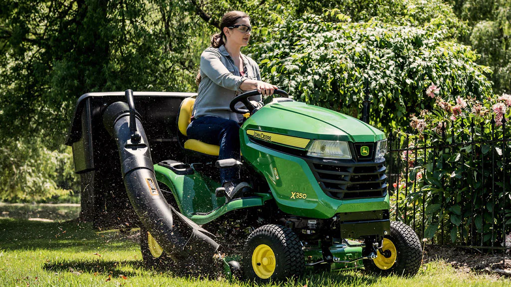X300 Series John Deere Lawn Tractor