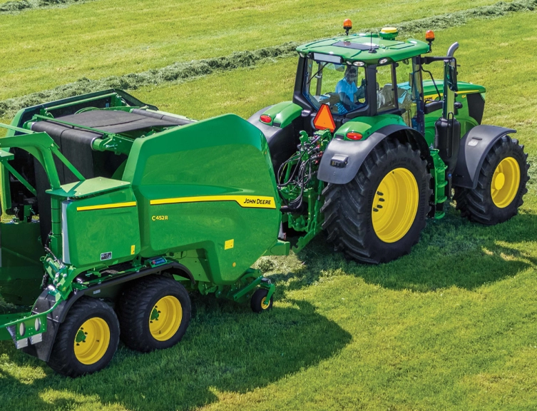 John Deere C452R Round Baler