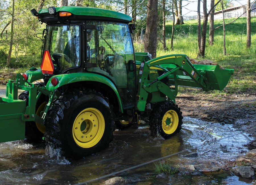 John Deere 3046R Utility Tractor