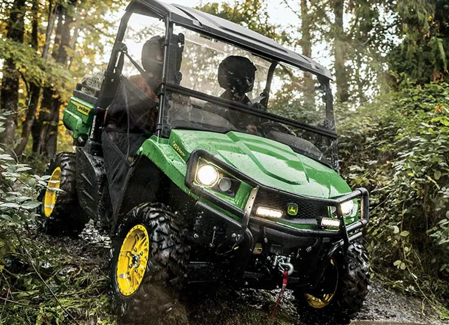 John Deere Mid-Size Gator™ Side-by-Side UTV