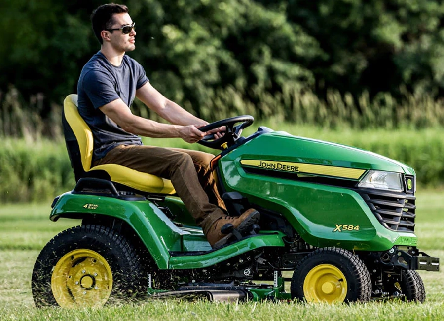 John Deere X584 Lawn Tractor