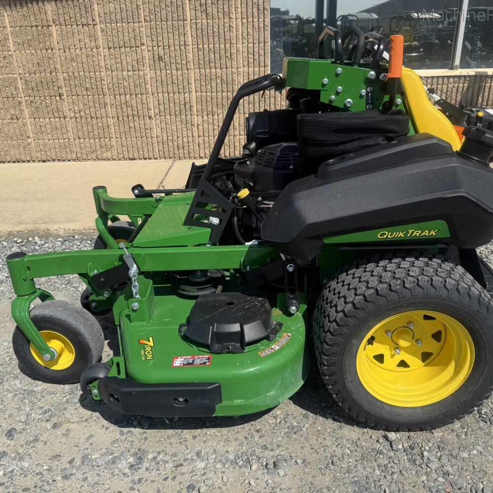 2025 John Deere Q820M