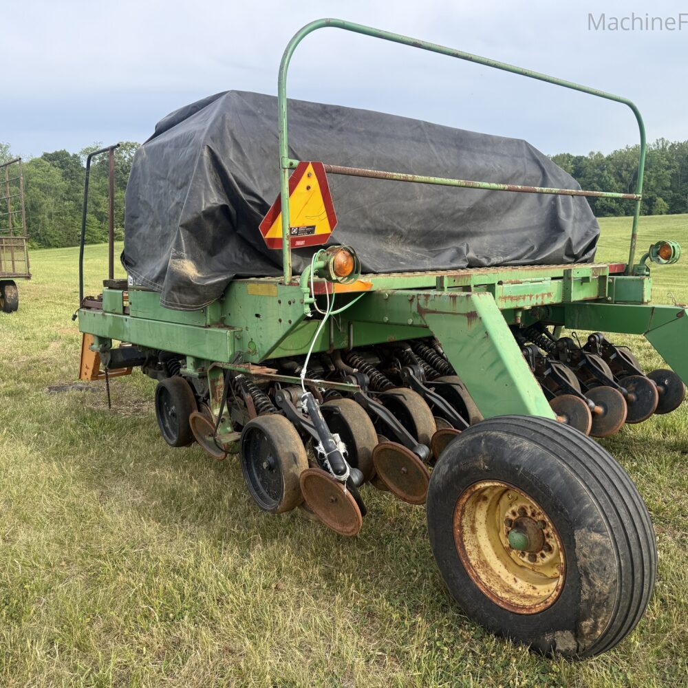 1998 John Deere 1560
